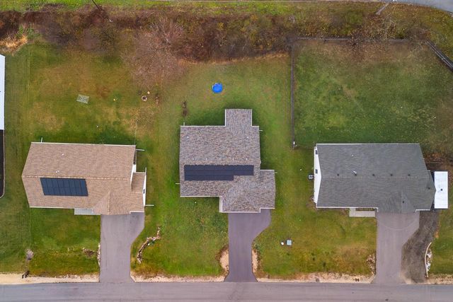 825 E Superior DRIVE, Edgerton, WI 53534