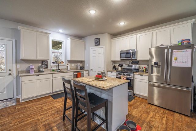 825 E Superior DRIVE, Edgerton, WI 53534