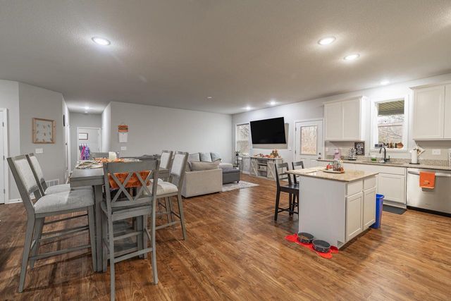 825 E Superior DRIVE, Edgerton, WI 53534