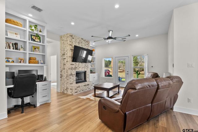 12754 Ridgeway Ct, Winona, TX 75792