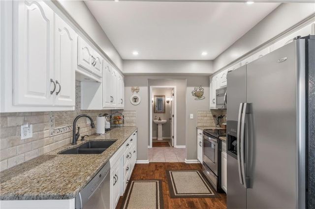 8803 Crysler Avenue, Kansas City, MO 64138