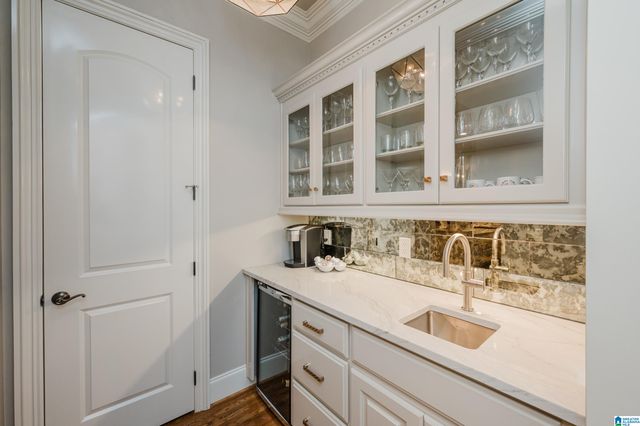 829 CROWN CIRCLE, Hoover, AL 35242