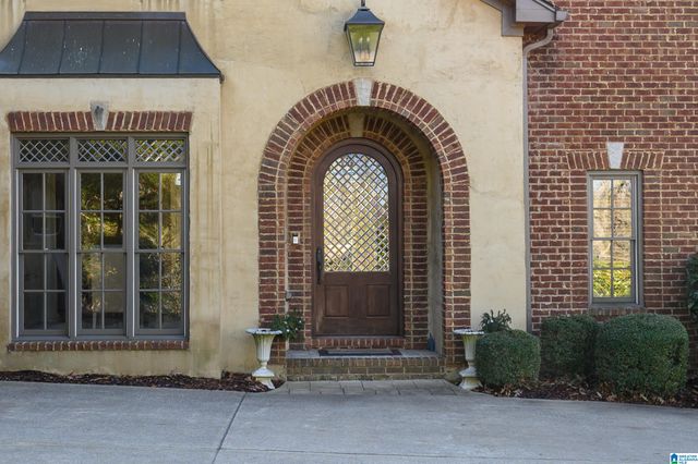 829 CROWN CIRCLE, Hoover, AL 35242