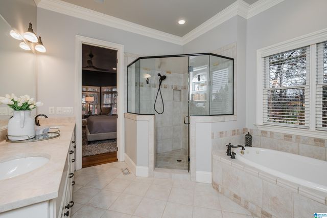 829 CROWN CIRCLE, Hoover, AL 35242