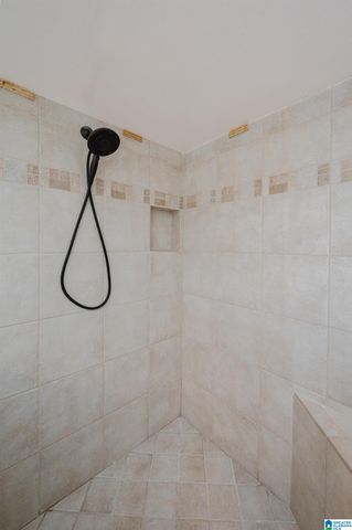 829 CROWN CIRCLE, Hoover, AL 35242