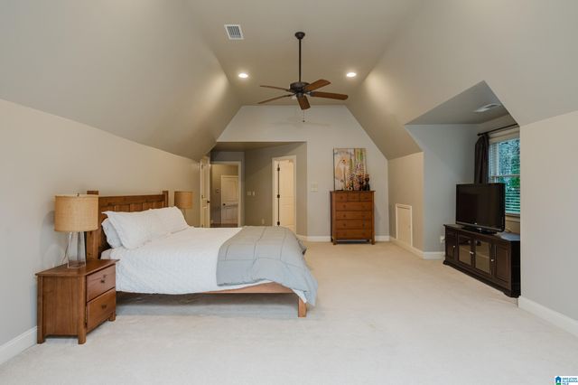 829 CROWN CIRCLE, Hoover, AL 35242