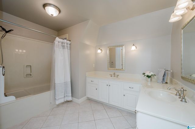 829 CROWN CIRCLE, Hoover, AL 35242