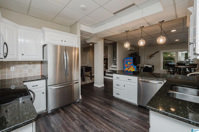 829 CROWN CIRCLE, Hoover, AL 35242