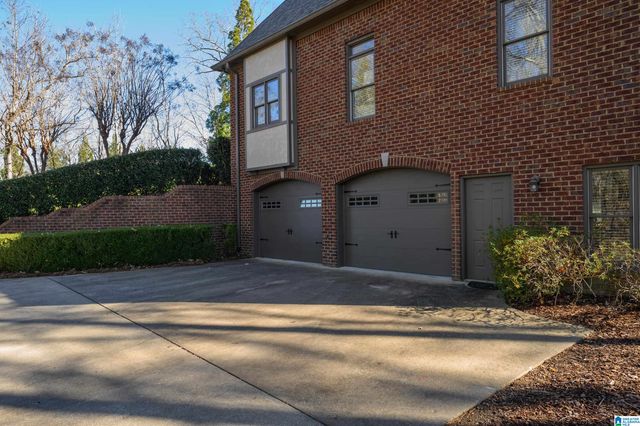 829 CROWN CIRCLE, Hoover, AL 35242