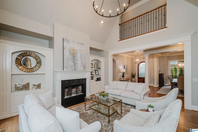 829 CROWN CIRCLE, Hoover, AL 35242