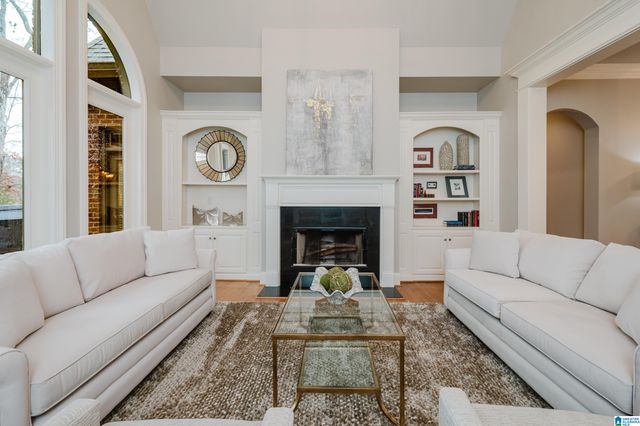 829 CROWN CIRCLE, Hoover, AL 35242