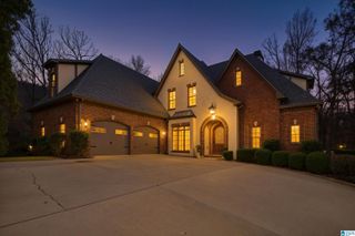 829 CROWN CIRCLE, Hoover, AL 35242