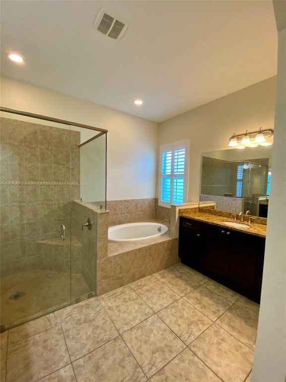 Image 24 of property listing at 11877 NW 83rd Place, Parkland, FL 33076