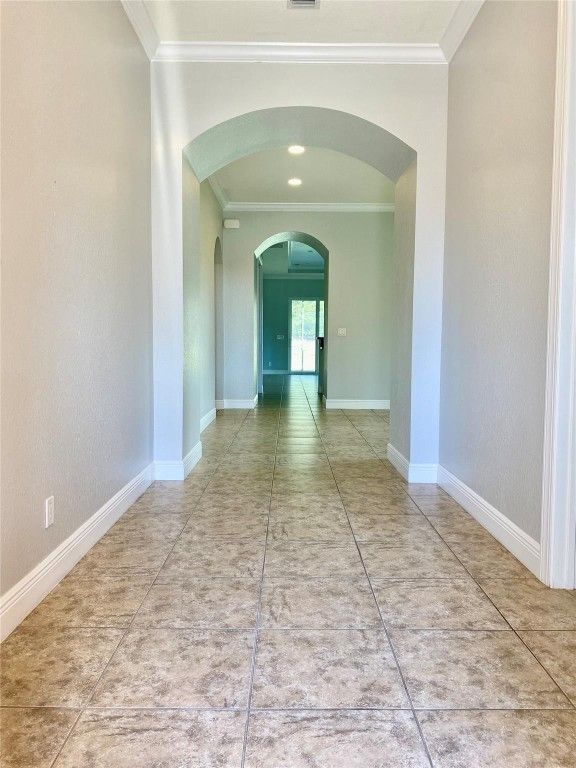 Image 4 of property listing at 11877 NW 83rd Place, Parkland, FL 33076