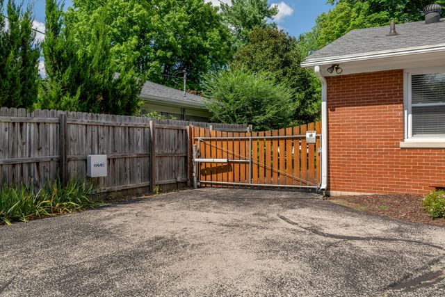 352 Albany Road, Lexington, KY 40503