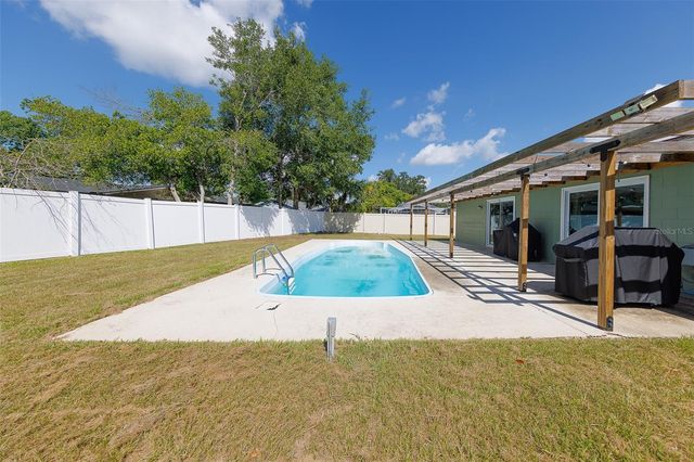 4228 BRIARBERRY LANE, Tampa, FL 33624