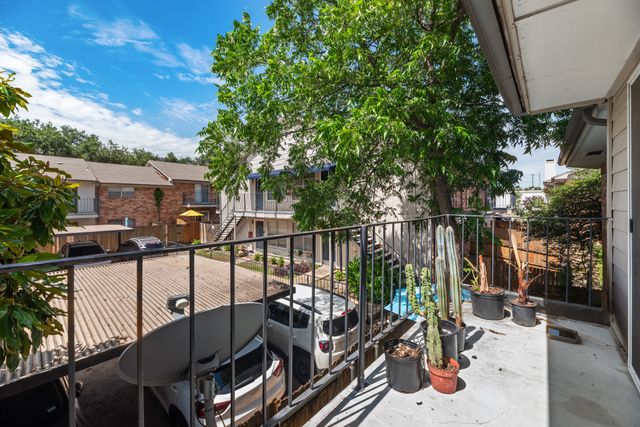 8069 Meadow Road 216, Dallas, TX 75231