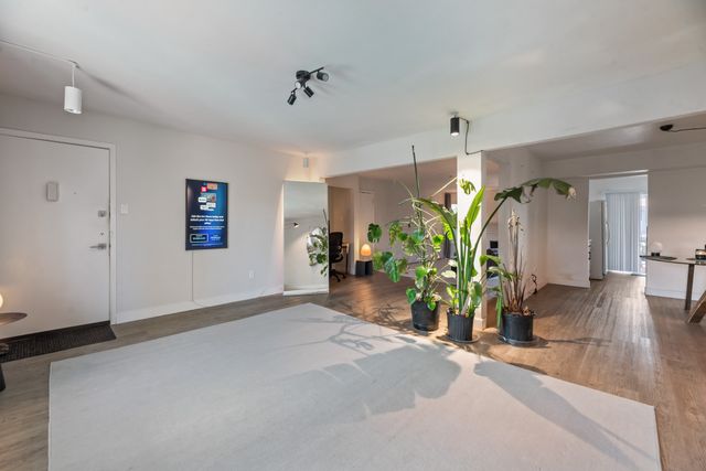8069 Meadow Road 216, Dallas, TX 75231
