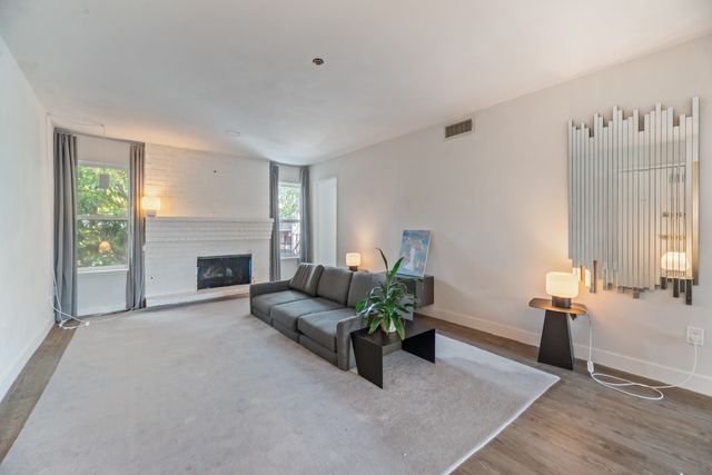 8069 Meadow Road 216, Dallas, TX 75231