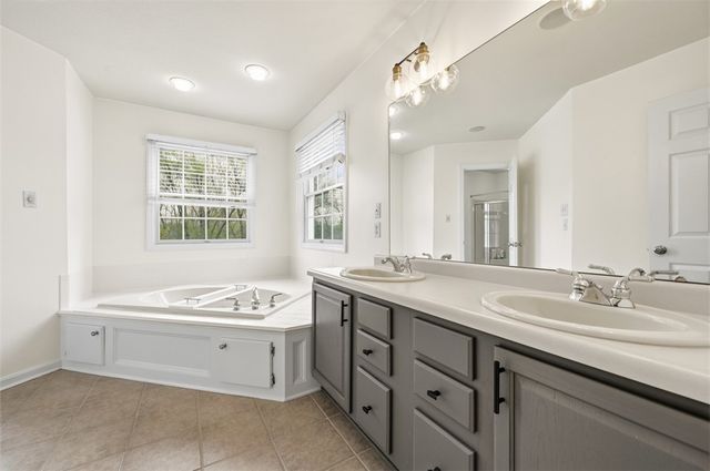 1007 Fieldstone Drive, Cecil, PA 15317