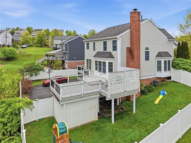 1007 Fieldstone Drive, Cecil, PA 15317