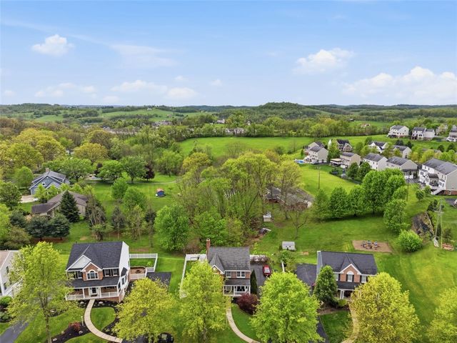 1007 Fieldstone Drive, Cecil, PA 15317