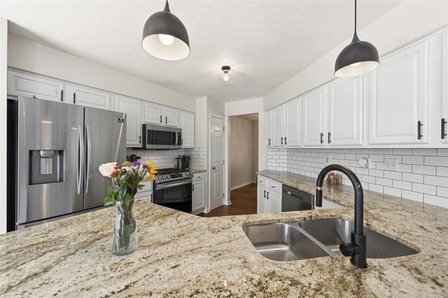 1007 Fieldstone Drive, Cecil, PA 15317