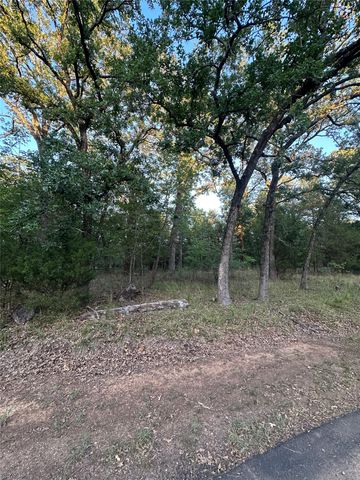 105 Cedar Oaks Drive, Mabank, TX 75156