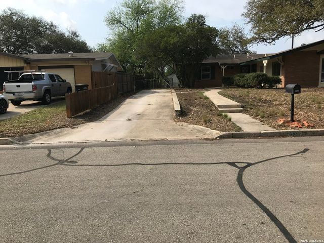 4626 DUQUESNE DR, San Antonio, TX 78229