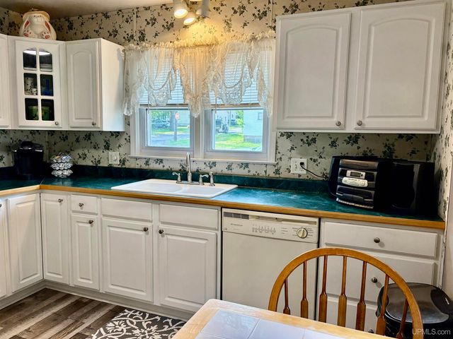 318 S Moore Street, Bessemer, MI 49911