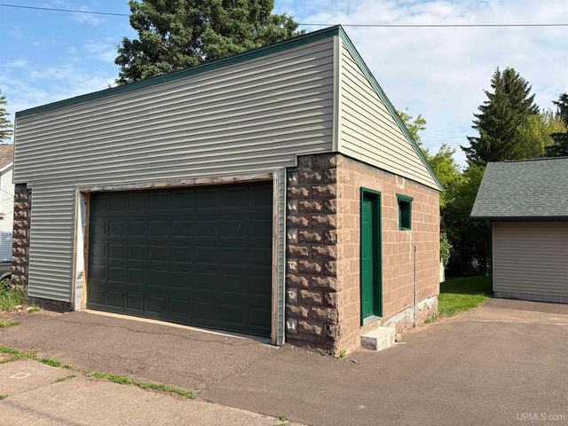 318 S Moore Street, Bessemer, MI 49911