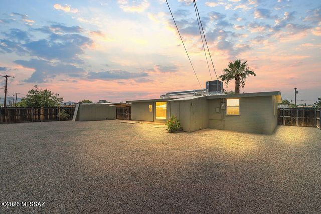 5733 E 30th Street, Tucson, AZ 85711