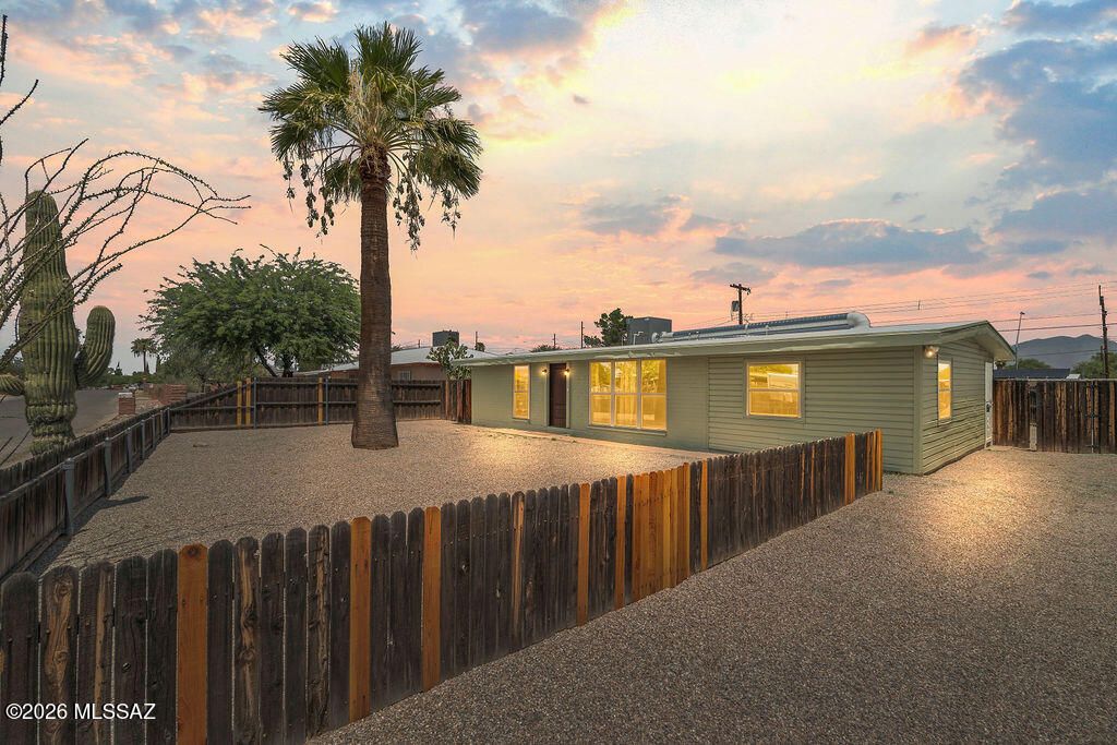 5733 E 30th Street, Tucson, AZ 85711