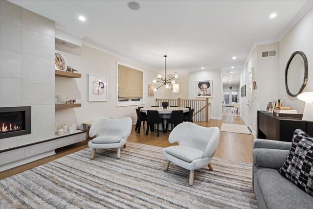 925 W Montana Street 1E, Chicago, IL 60614