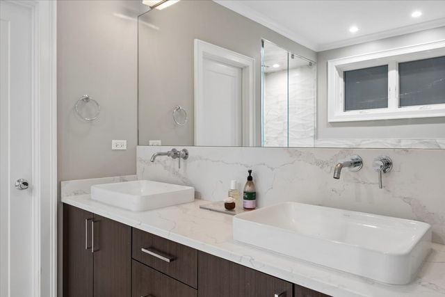 925 W Montana Street 1E, Chicago, IL 60614