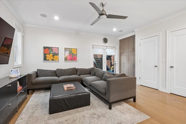 925 W Montana Street 1E, Chicago, IL 60614