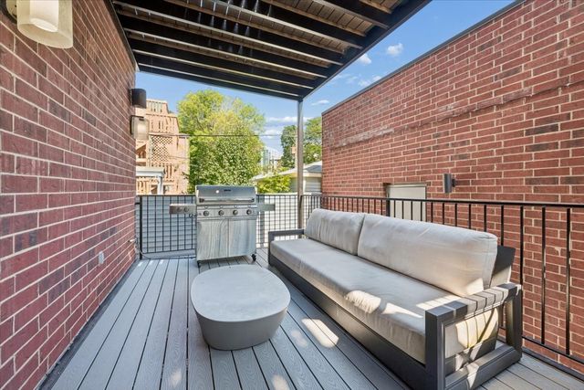 925 W Montana Street 1E, Chicago, IL 60614