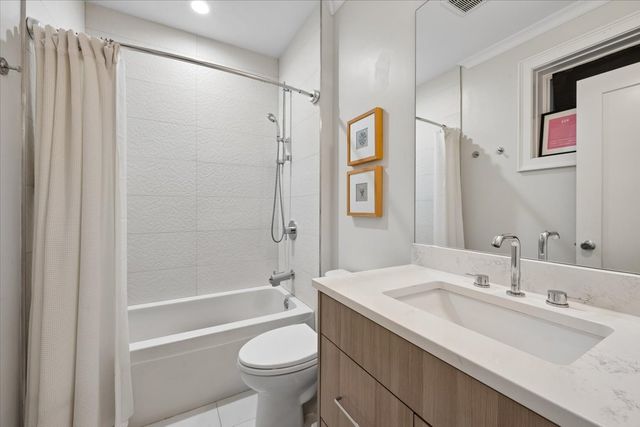 925 W Montana Street 1E, Chicago, IL 60614