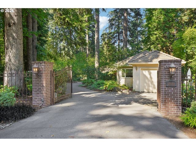 15555 S CLACKAMAS RIVER Dr, Oregon City, OR 97045