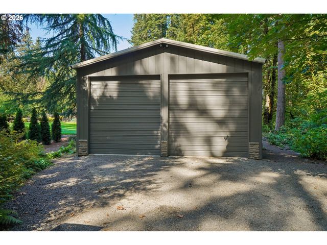 15555 S CLACKAMAS RIVER Dr, Oregon City, OR 97045