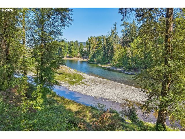 15555 S CLACKAMAS RIVER Dr, Oregon City, OR 97045