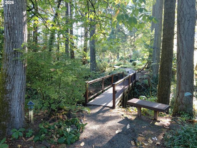 15555 S CLACKAMAS RIVER Dr, Oregon City, OR 97045