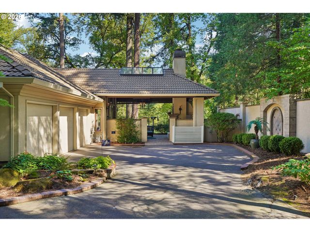 15555 S CLACKAMAS RIVER Dr, Oregon City, OR 97045