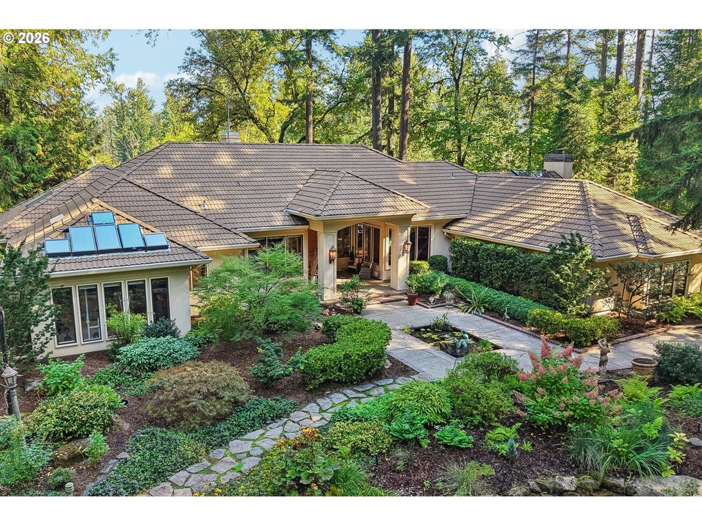 15555 S CLACKAMAS RIVER Dr, Oregon City, OR 97045