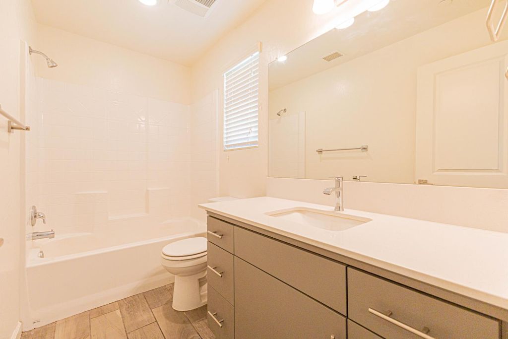 Image 10 of property listing at 3707 Graystoke Way, Clovis, CA 93619