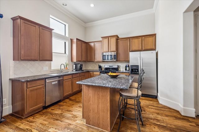 5708 Kansas Street B, Houston, TX 77007