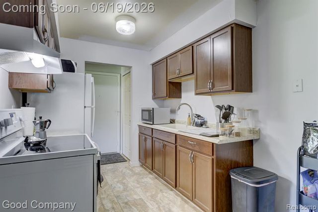 43244 Mound Road 2, Sterling Heights, MI 48314