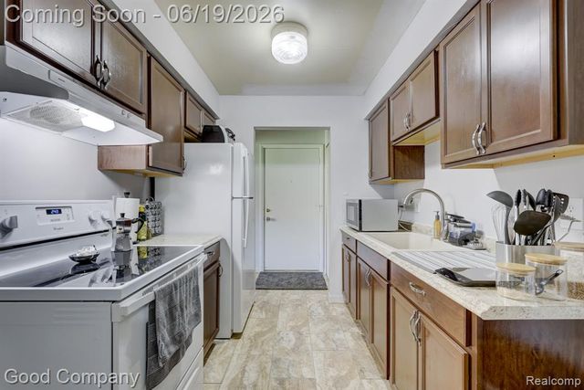 43244 Mound Road 2, Sterling Heights, MI 48314