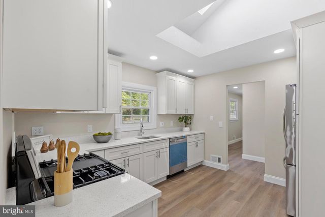 13 PINEHURST, Tuckerton, NJ 08087