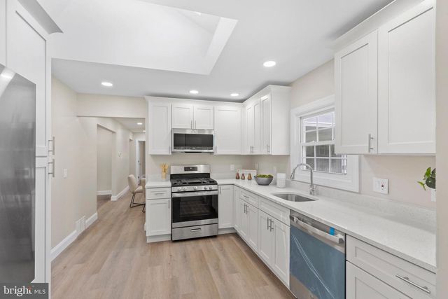 13 PINEHURST, Tuckerton, NJ 08087